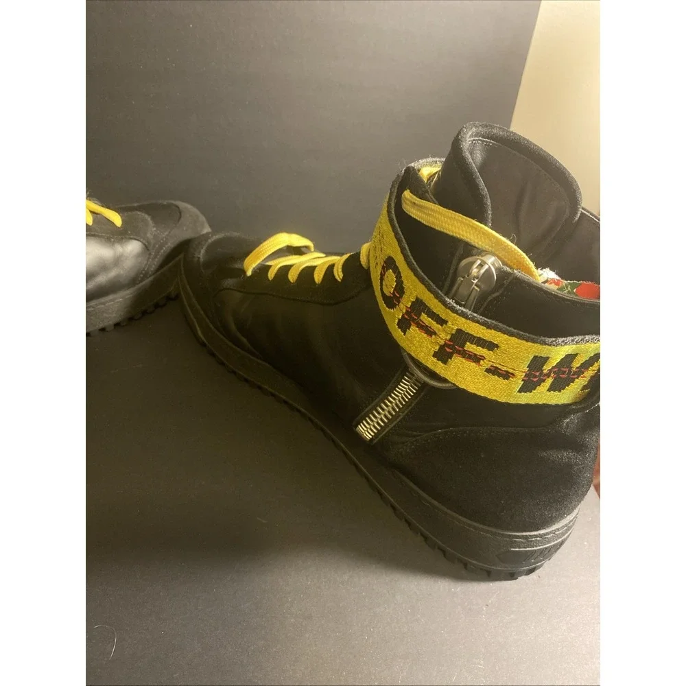 Off-White 